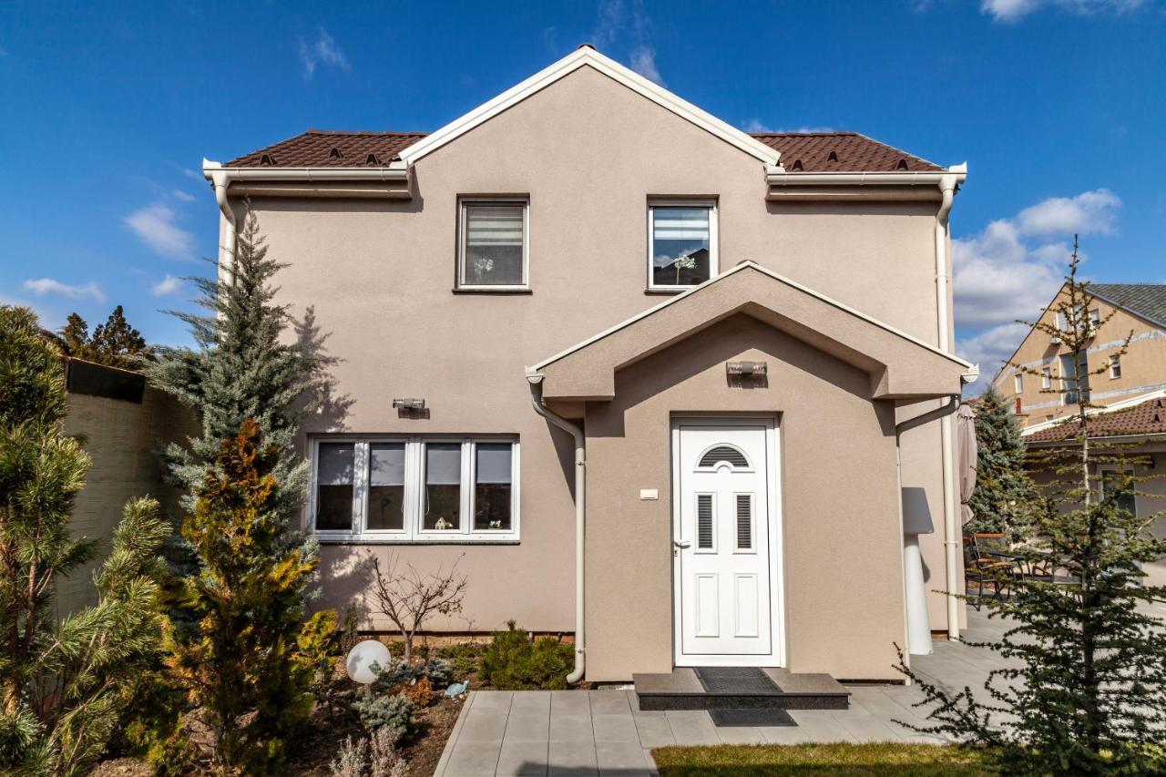 Dc Executive Homes Novi Sad Luaran gambar